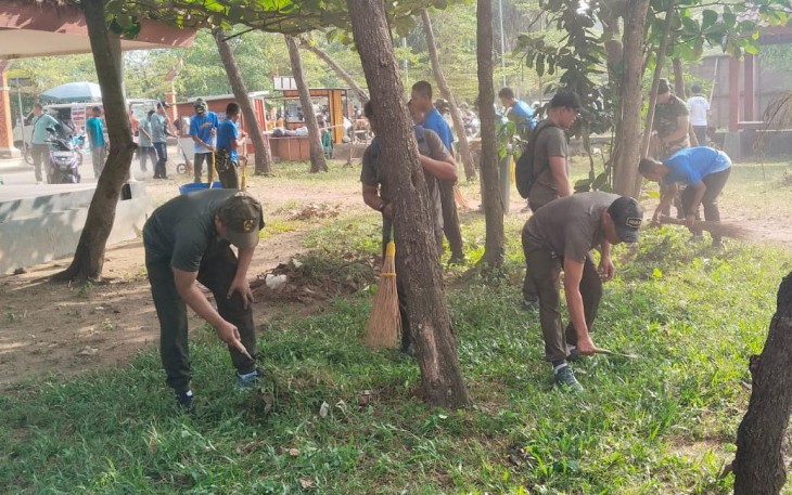 Danramil 0801/01 Pacitan Ikuti Kegiatan ASRI, Ciptakan Pesisir Pantai Pancer Door Bersih dan Mempesona