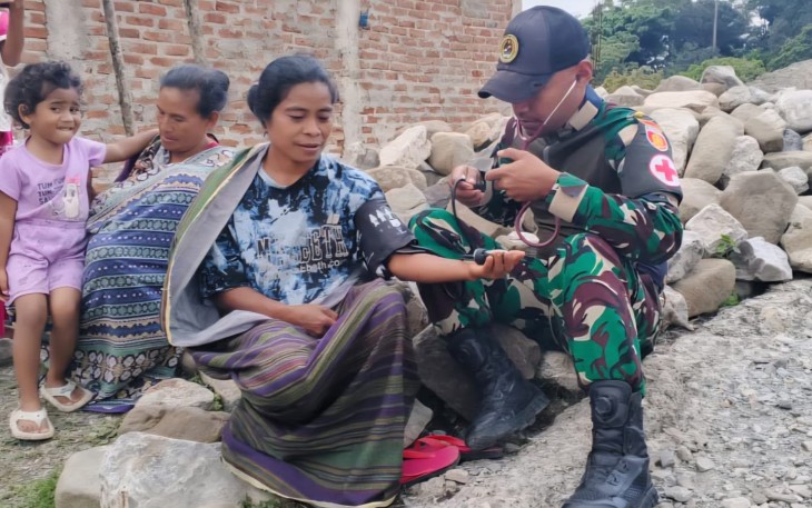 Yonarmed 12 Kostrad Pastikan Kesehatan Warga Tetap Terjaga