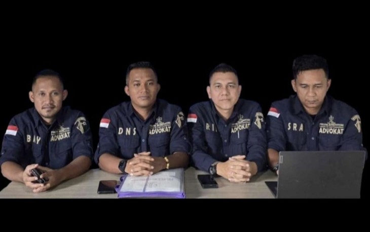 Ketua Tim Penasihat Hukum, Dongan Nauli Siagian, SH, didampingi Haris Dermawan, SH., MH., Bayu Subronto, SH., Satria Adiguna, SH., dan Arief Cahyadi Harahap, SH