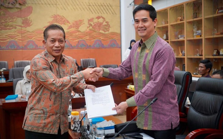 Menteri Koperasi (Menkop) Ferry Juliantono mengapresiasi DPR RI Komisi VI yang secara konsisten mendukung dan mengawal program-program kerja Kementerian Koperasi (Kemenkop)