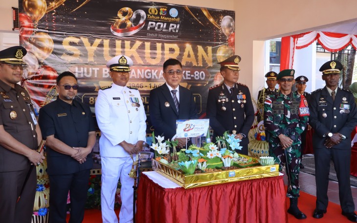 Yonarmed 12 Kostrad Hadiri HUT ke-80 Bhayangkara, Perkuat Sinergi TNI–Polri di Perbatasan