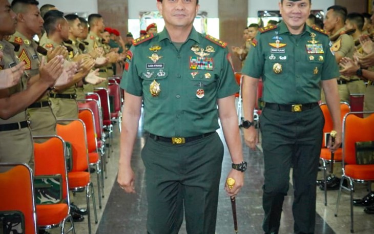 Gubernur Akademi Militer (Akmil) Mayjen TNI Rano Tilaar menerima kunjungan Panglima Komando Pasukan Khusus (Pangkopassus) Letjen TNI Djon Afriandi