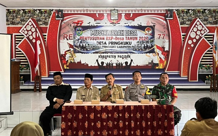 Hadiri Musdes RKPDes Tahun 2027, Babinsa Koramil 0801/12 Pringkuku Dukung Kesejahteraan Warga