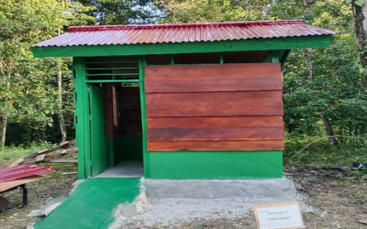 Rumah genset di Kampung Sesor