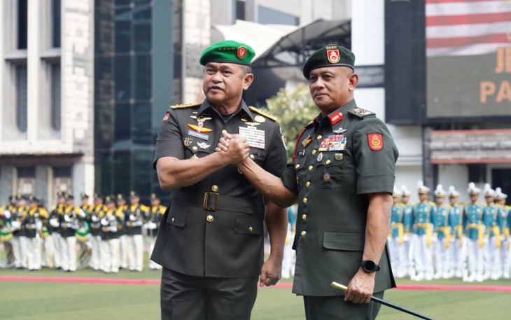 Kepala Staf Angkatan Darat (Kasad) Jenderal TNI Maruli Simanjuntak, M.Sc., menerima kunjungan kehormatan Panglima Tentera Darat Malaysia, Jenderal Tan Sri Azhan Bin Hj Md Othman, di Markas Besar Angkatan Darat (Mabesad), Jakarta, Selasa (21/7/2026)