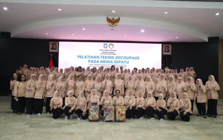 Ketua Dharma Wanita Persatuan (DWP) Kementerian Dalam Negeri (Kemendagri) Niken Tomsi Tohir