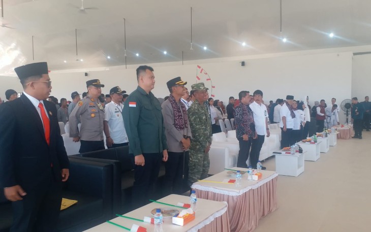 Bupati Malang H. M. Sanusi saat menghadiri Open House Pembukaan MPLS Sekolah Rakyat Kabupaten Malang di Desa Srigonco, Kecamatan Bantur, Jumat (31/7/2026)