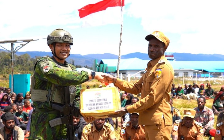 Tembus Medan Ekstrem, Koops TNI Habema Berhasil Salurkan 2 Ton Bantuan Kemanusiaan ke Tiga Distrik di Kabupaten Puncak