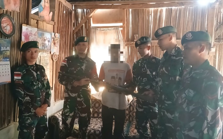 Yonarmed 12 Kostrad Perkuat Kepercayaan Masyarakat, Warga Serahkan Senjata Api Secara Sukarela