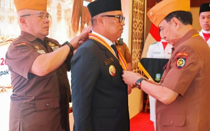 Wagub Nyanyang Terima Anugerah Bintang Veteran pada Peringatan Hari Veteran Nasional 2026