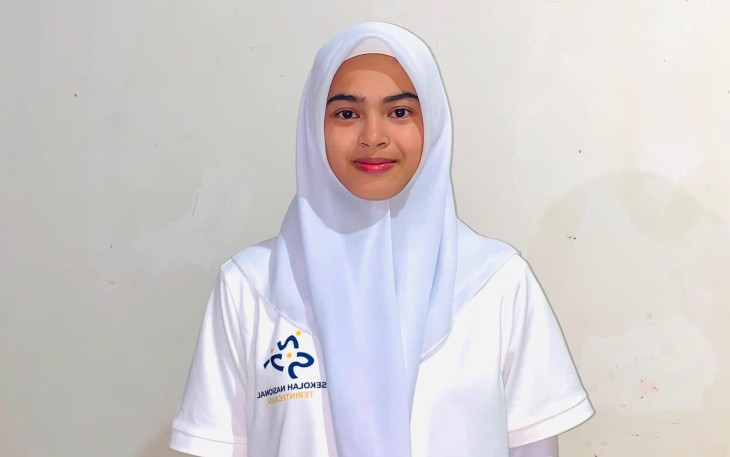 Murid angkatan pertama Sekolah Nasional Terintegrasi (SNT) 09 Gowa, Afni 