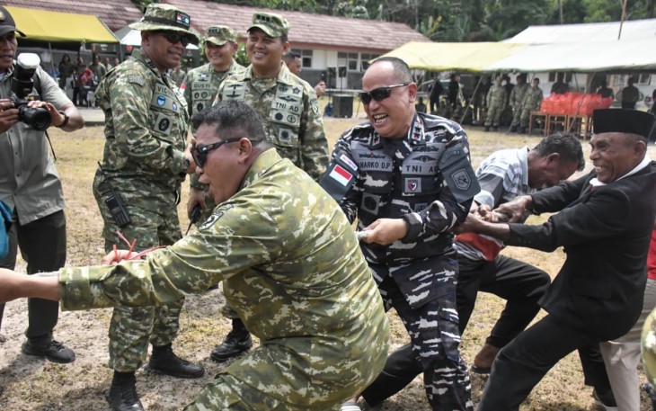 Komandan Komando Daerah TNI Angkatan Laut (Kodaeral) IX, Laksamana Muda TNI Hanarko Djodi Pamungkas, S.H., M.H., menghadiri langsung upacara peringatan HUT ke-81 Kemerdekaan RI yang berlangsung khidmat dan diikuti sekitar 700 peserta