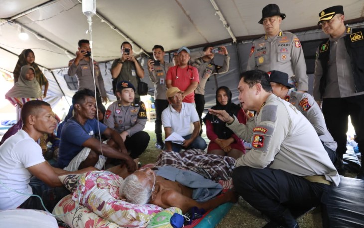 Astamaops Polri Cek Langsung Posko Pengungsi Gempa NTT, Siapkan Dukungan SAR hingga Layanan Medis