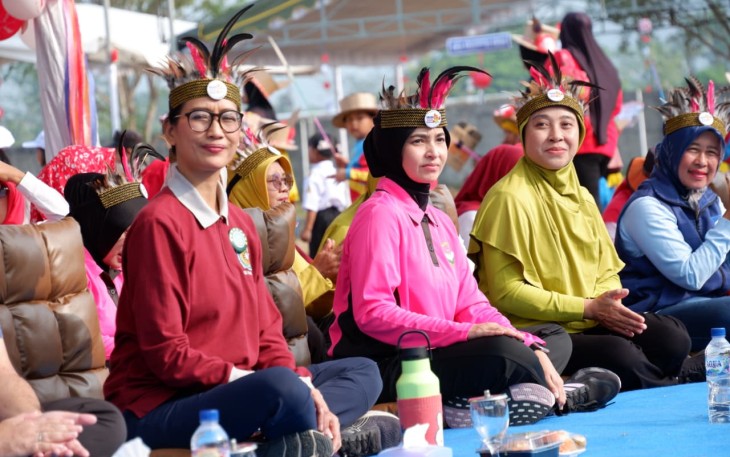 Ketua Persit KCK Cab. XV Dim Pacitan Ny Cita Rudi Ariyanto