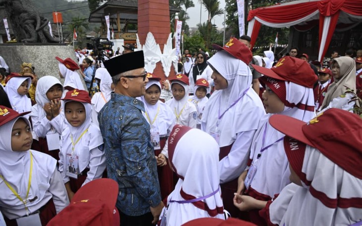 Wakil Menteri Pendidikan Dasar dan Menengah (Wamendikdasmen), Atip Latipulhayat,