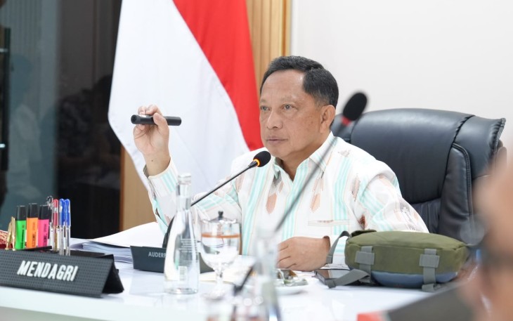 Menteri Dalam Negeri (Mendagri) Muhammad Tito Karnavian selaku Ketua Satuan Tugas (Kasatgas) Percepatan Rehabilitasi dan Rekonstruksi (PRR) Pascabencana Sumatera