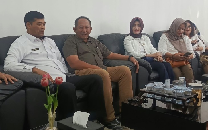 Pengprov PTMSI Jawa Tengah saat menggelar pertemuan dengan Bupati Rober Christanto, di Rumah Dinas Bupati Karanganyar, Sabtu (22/8/2026)