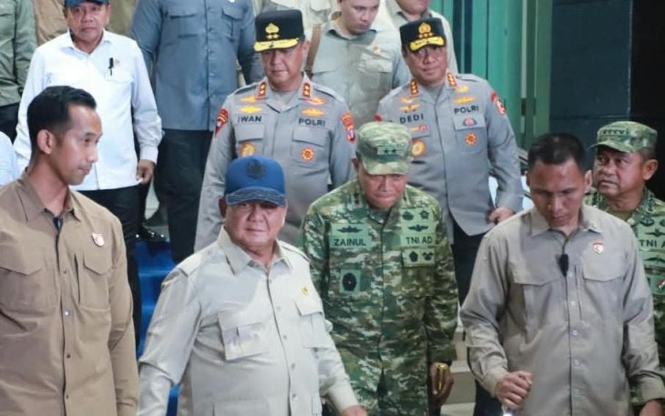 Presiden Republik Indonesia Prabowo Subianto yang hari ini turun langsung ke Kalimantan untuk memastikan penanganan karhutla berjalan cepat, terpadu dan efektif