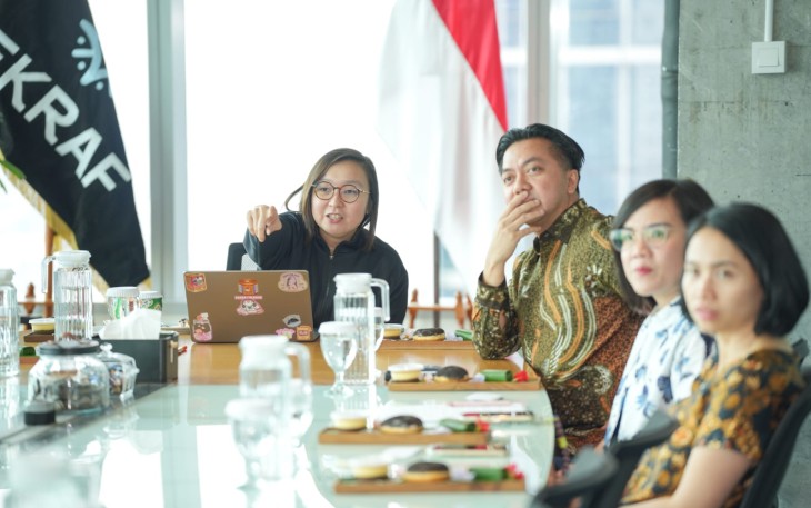 Wakil Menteri Ekonomi Kreatif / Wakil kepala Badan Ekonomi Kreatif Irene Umar (kiri) saat beraudensi UOB di Gedung Autograph, Jakarta, Senin (1/9/2026).
