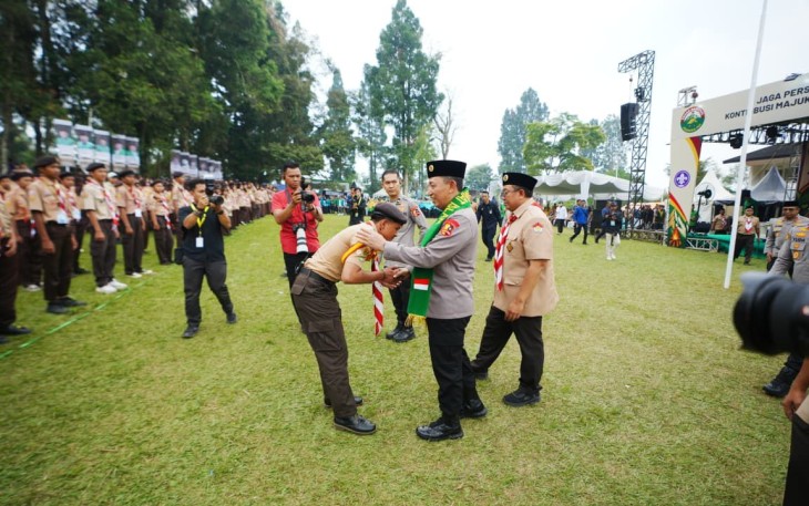 Kapolri Jenderal Polisi Listyo Sigit Prabowo menghadiri Apel Kebangsaan Kemah Nasional Pramuka Persatuan Ummat Islam (PUI) 2026 di Selabintana Camping Ground, Kabupaten Sukabumi 