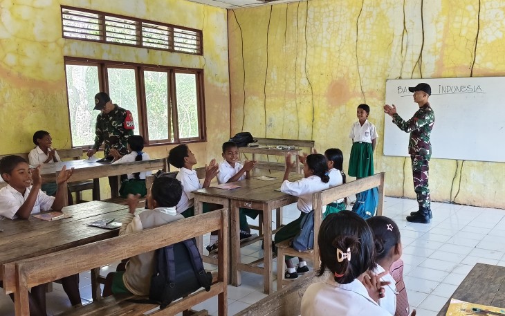 Dari Tapal Batas untuk Generasi Masa Depan, Yonarmed 12 Kostrad Mengajar Siswa SDK Ailala
