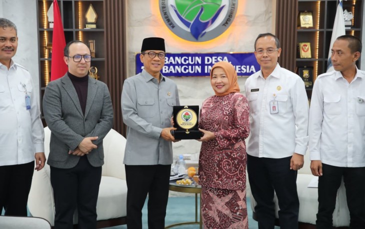 Menteri Desa dan Pembangunan Daerah Tertinggal (Mendes PDT) Yandri Susanto menerima audiensi Wakil Bupati Malang Lathifah Shohib di ruang kerjanya, Selasa (8/9/2026)
