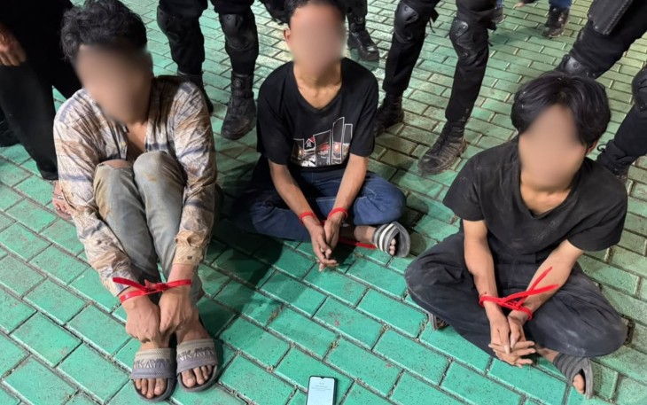 Brimob Polda Metro Jaya Amankan Tiga Pelaku Perampasan di Tomang