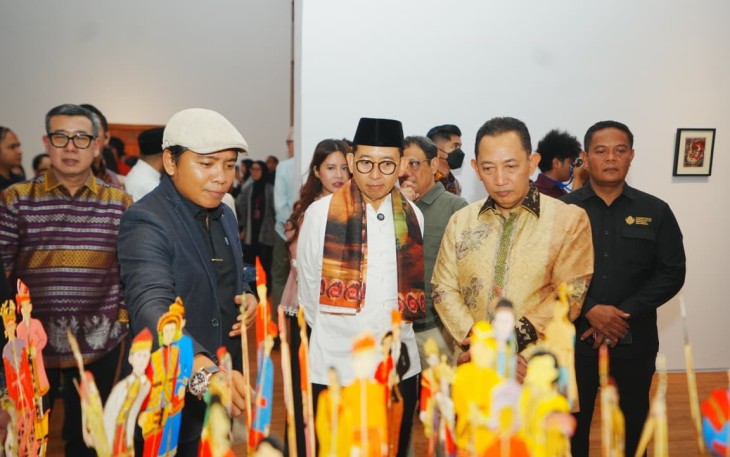 Kapolri Hadiri Pembukaan Pameran Nasirun “Bersimpuh di Kaki Para Guru” di Galeri Nasional Indonesia