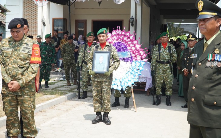 Kasdim Madiun Pimpin Upacara Pemakaman Militer