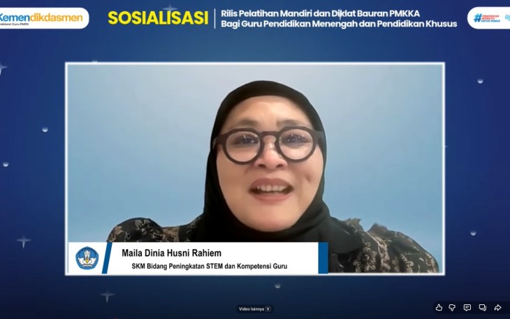Direktur Jenderal Guru dan Tenaga Kependidikan (Dirjen GTK) Kemendikdasmen, Nunuk Suryani, saat membuka webinar