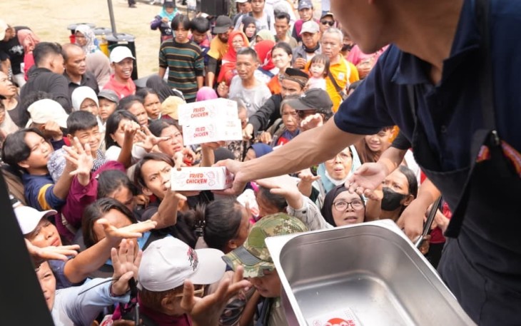 TNI Sediakan 30.000 Porsi Makan Gratis Untuk Masyarakat Di Monas