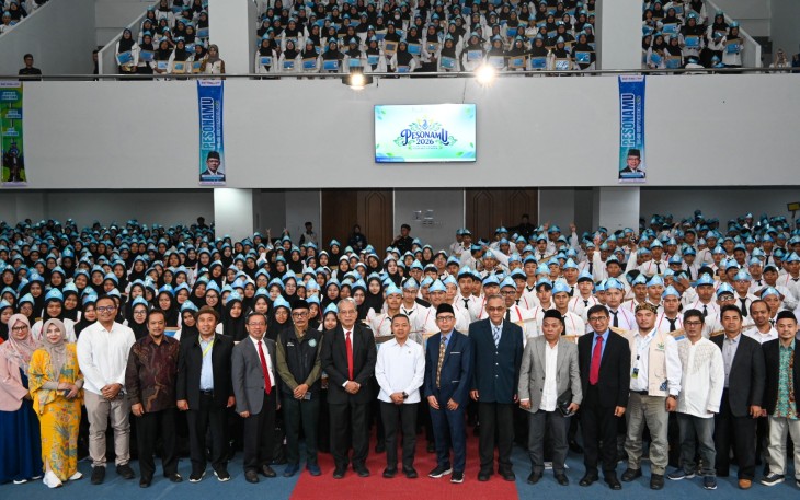 Wamendikdasmen, Fajar Riza Ul Haq, saat memberikan Kuliah Kebangsaan di Universitas Muhammadiyah Bandung, Kota Bandung, Senin (21/9).