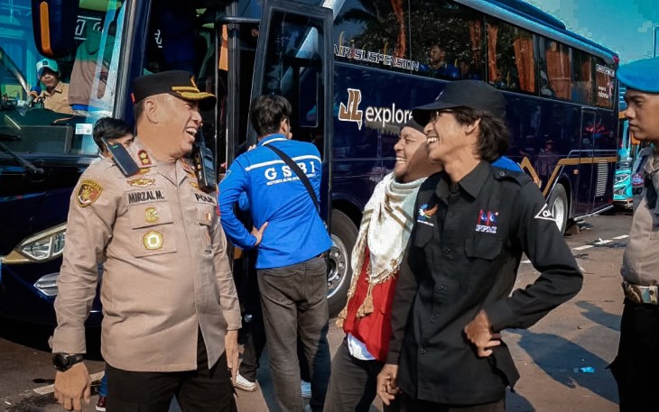 Penyampaian aspirasi buruh di kawasan DPR/MPR RI, Senayan, Jakarta, 
