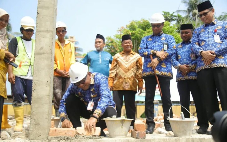 Revitalisasi SDN 009 Penyengat Dimulai, Lis: Anak-anak Berhak Mendapat Fasilitas Pendidikan yang Layak