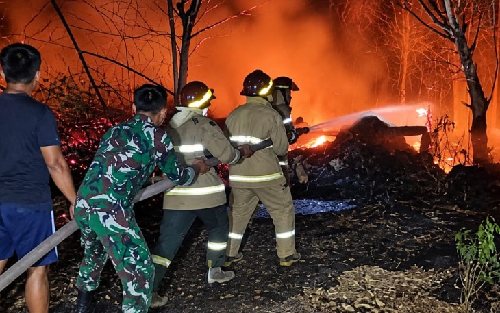 Pemadaman karhutla di wilayah desa binaan