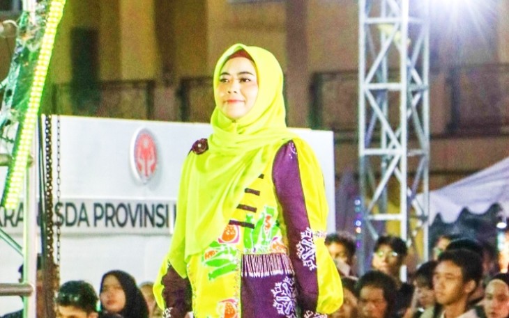 Bintan Sabet Stand Dekranasda Terbaik dan Tampilkan Batik Motif Otak-Otak
