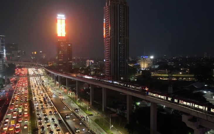 LRT Jabodebek Perpanjang Layanan hingga Tengah Malam pada 17 Agustus