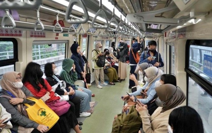 Layanan Nyaman LRT Jabodebek untuk Nataru 2025-2026