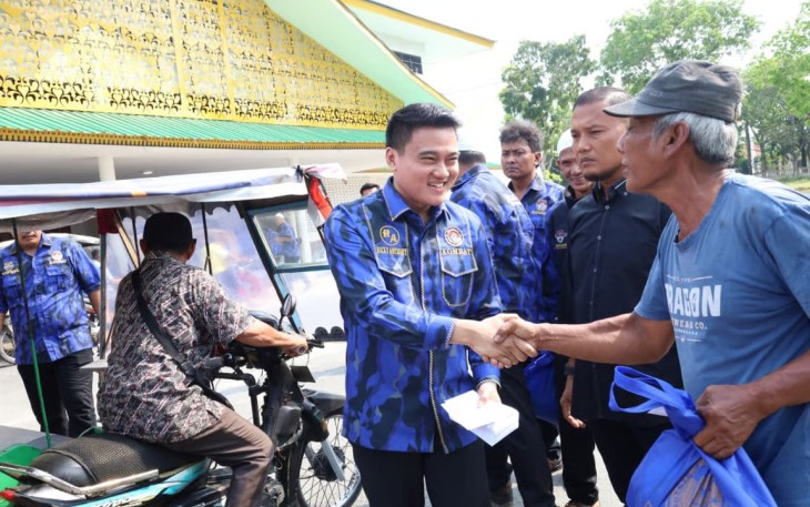 Ramadan Berkah Jelang Lebaran, KOMBAT Sumut Berbagi Taliasih dan Bingkisan untuk Ribuan Warga