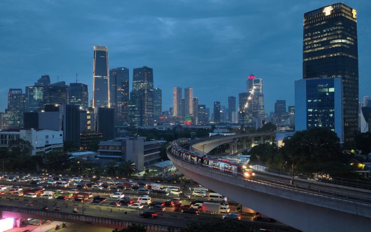 Selama Bulan Ramadan 2026, Pengguna LRT Jabodebek Boleh Buka Puasa di Kereta hingga Pukul 19.00 WIB