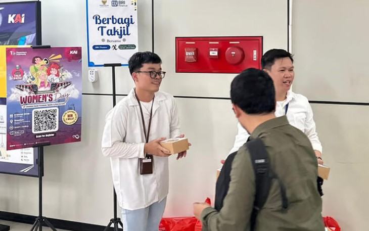 Tebar Kebaikan di Bulan Ramadan, BRI Finance dan BAZNAS Jakarta Selatan Bagikan Takjil