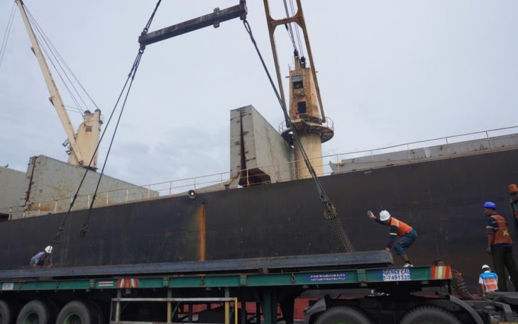 Tonggak Awal 2026, Pelindo Multi Terminal Jamrud Nilam Mirah Layani Kapal Impor Perdana