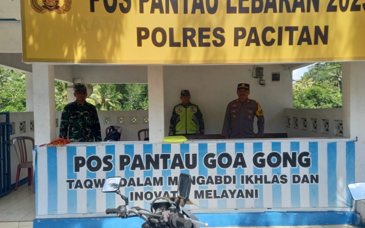 Personel Gabungan TNI Polri Lakukan Pengamanan Operasi Ketupat Semeru Menjelang Idul Fitri 1447 H