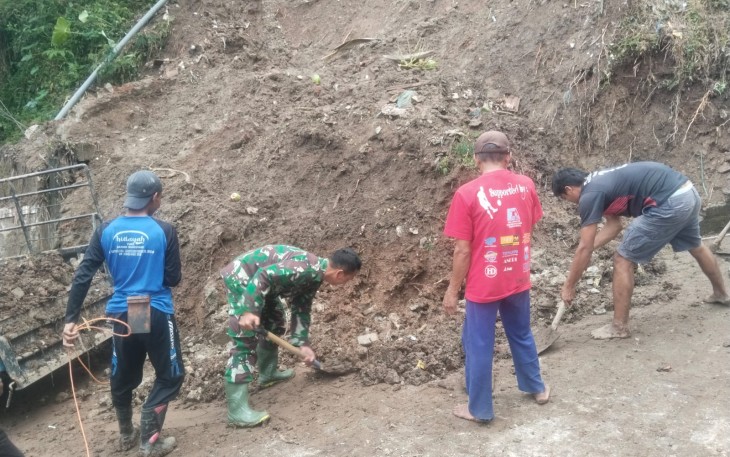 Babinsa Gerak Cepat Kerja Bakti