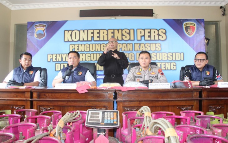  Dit Reskrimsus Polda Jateng menggelar konferensi pers terkait pengungkapan kasus penyalahgunaan gas LPG bersubsidi, Jumat (3/4/2026). (Foto: Istimewa)