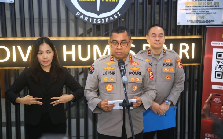 Kepala Divisi Humas Polri, Johnny Eddizon Isir