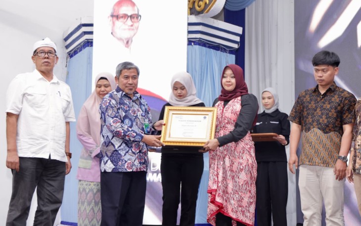 Binapenta dan PKK bersama PT Indo-Rama Synthetics Tbk memperkuat lima Tenaga Kerja Mandiri (TKM) di Purwakarta, Jawa Barat, melalui dukungan modal usaha dalam program Tanggung Jawab Sosial dan Lingkungan (TJSL/CSR) perusahaan, Jumat (7/8/2026).