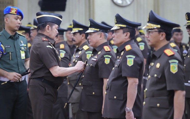 Jaksa Agung saat Lantik Kepala Kejaksaan Tinggi dan Pejabat Eselon II Kejagung