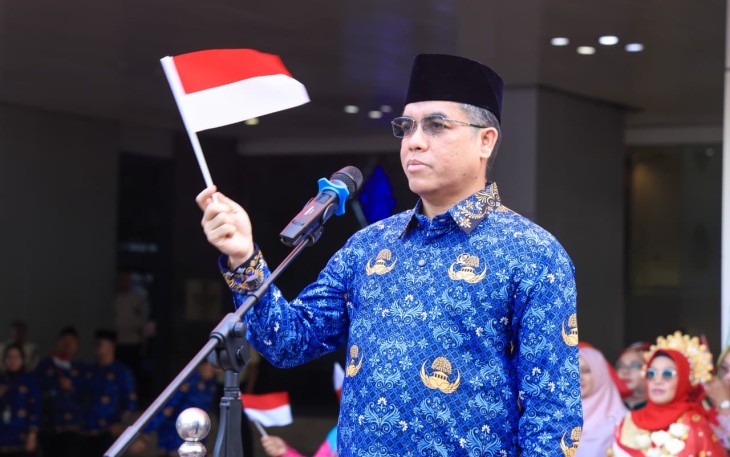 Menaker saat memimpin upacara peringatan Hari Ulang Tahun (HUT) ke-81 Kemerdekaan Republik Indonesia di Plaza Kementerian Ketenagakerjaan (Kemnaker), Jakarta, Senin (17/8/2026).