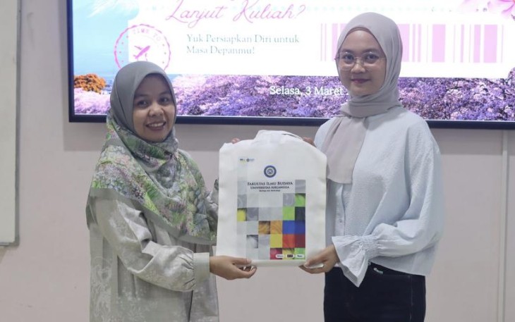 Gusti Leoni, alumni angkatan pertama Program Studi Bahasa dan Sastra Jepang Fakultas Ilmu Budaya Universitas Airlangga (FIB UNAIR)